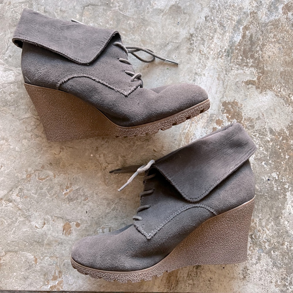 Gray suede ankle boot wedges size 10 MIA